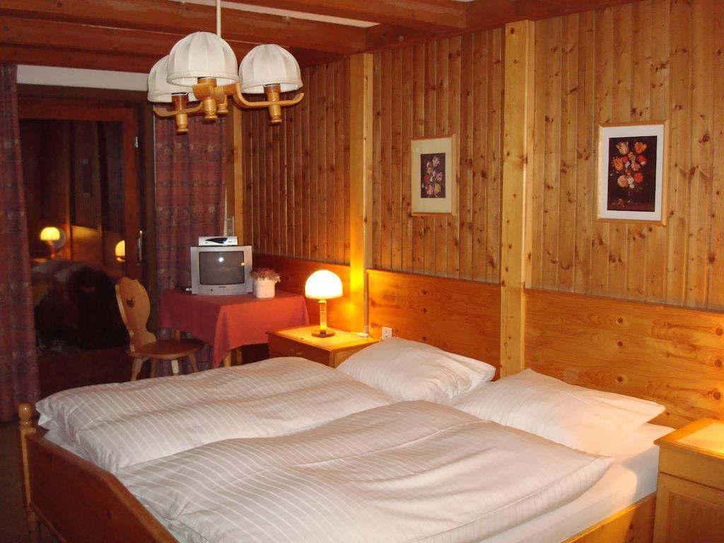 Almgasthof Judenburger Hutte Hotel Sankt Wolfgang Room photo